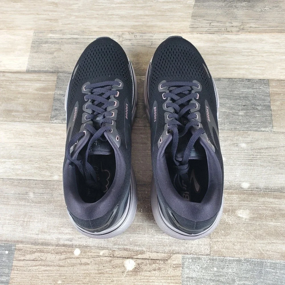 Brooks excellent blue